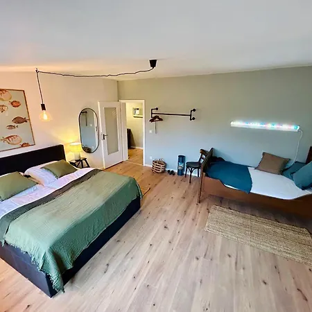 Feelslikehome - Urbane Altbauwohnung Mit Dachterasse& Parkplatz Bochum Exterior foto