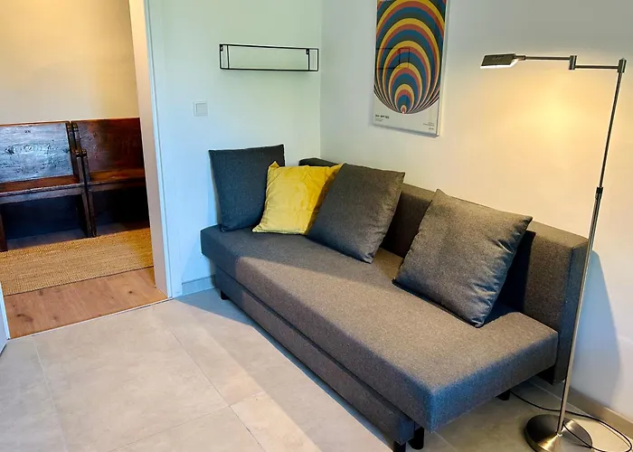 Feelslikehome - Urbane Altbauwohnung Mit Dachterasse& Parkplatz