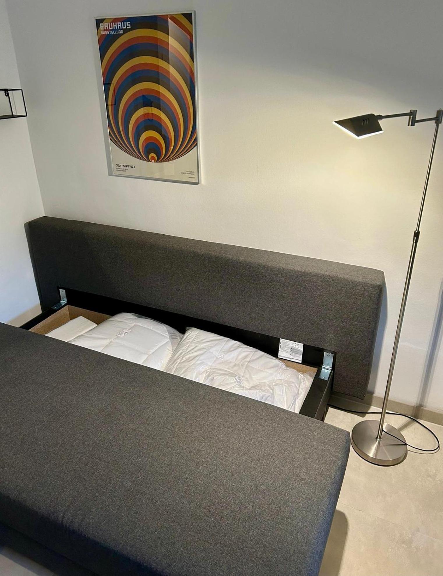 Feelslikehome - Urbane Altbauwohnung Mit Dachterasse& Parkplatz *