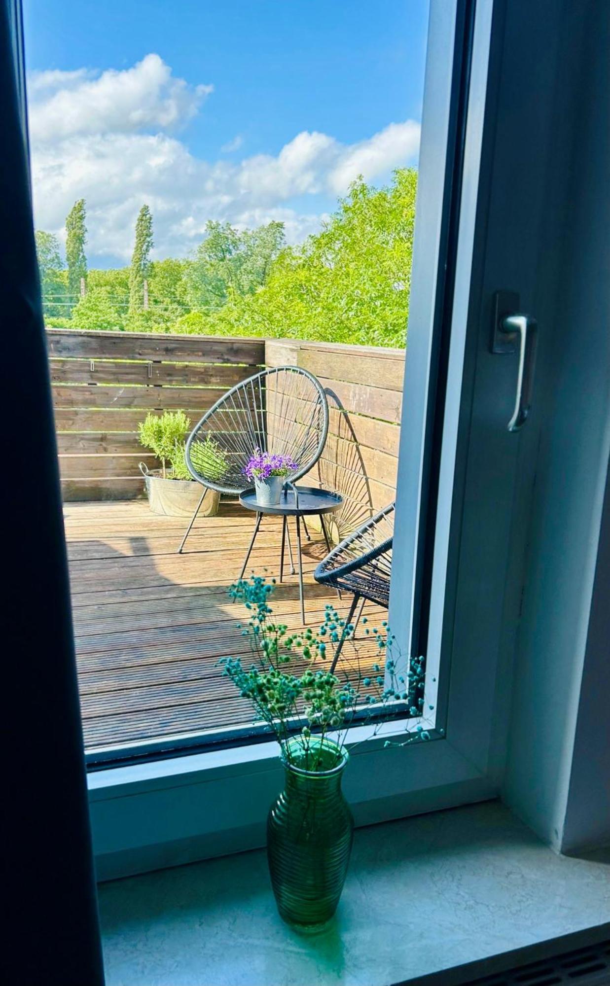 Feelslikehome - Urbane Altbauwohnung Mit Dachterasse& Parkplatz Bochum